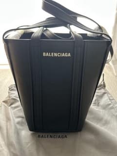 新品未使用 BALENCIAGA EVERYDAY S ショルダー ユニセックス - メルカリ