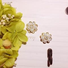 ハンドメイド パール イヤリングのサムネイル
