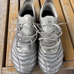 MIZUNO サッカースパイク シルバー 最終値下げのサムネイル