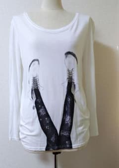 靴　タイツ　プリント　Ｔシャツ