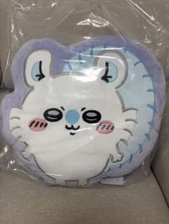 ちいかわパーク　モモンガ　クッションのサムネイル