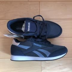 Reebokスニーカーのサムネイル
