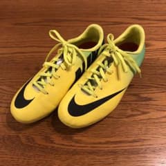 ナイキ キッズサッカースパイク 22.5センチのサムネイル