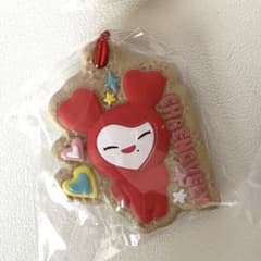 TWICE チェヨン ビスケットチャーム - メルカリ