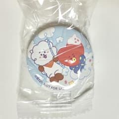 BT21　缶バッジ　くら寿司　びっくらポンのサムネイル