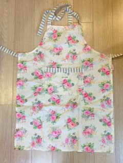 値下げ！【未使用品】greengate　グリーンゲイト　花柄エプロンのサムネイル
