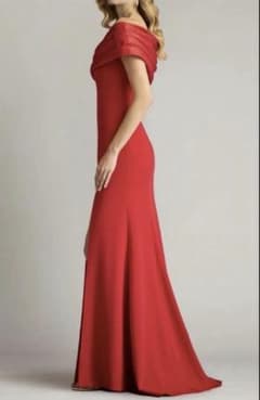 TADASHI SHOJI ツートンオフショルダードレス　赤 TADASHI SHOJI ツートンオフショルダードレス 赤 - メルカリ