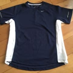 ナイキ ドライフィットＴシャツ Sサイズのサムネイル