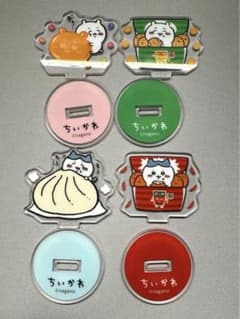 ちいかわ　ファミマ限定　アクリルスタンドのサムネイル