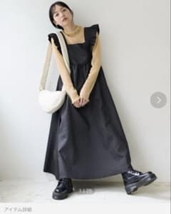 新品 FREAK'SSTORE フクレジャガードエプロンキャミワンピース 黒 Fのサムネイル