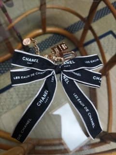 CHANELノベルティ、バックチャームのサムネイル