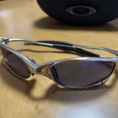 Oakley スモークレンズ サングラス ハードケース付きのサムネイル