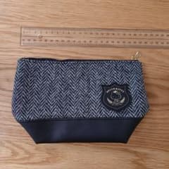 Hello Kitty Harris Tweed ポーチのサムネイル
