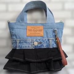 リクエスト商品 デニムリメイク 2段フリル トートバッグ 再販 - メルカリ