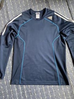 アディダス  長袖Tシャツのサムネイル