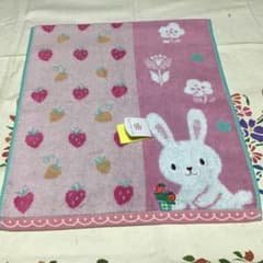 fu.re.ru. フェイスタオル うさぎ いちご柄のサムネイル