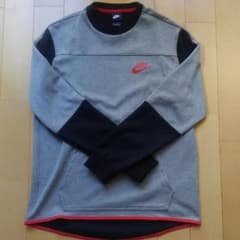 NIKEロングTシャツのサムネイル