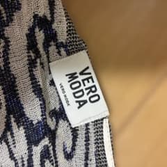 日本に店舗無デンマークブランドショールpWhite and navy shawlのサムネイル