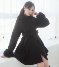 マジェスティックレゴン マルチwayフェイクファーカラーフレアコート ブラックのサムネイル
