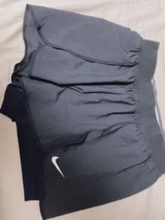 NIKE スポーツウェアのサムネイル