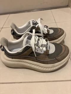UGG 厚底スニーカー ブラウン/グレーのサムネイル