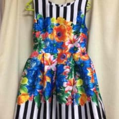 【再値下げ】美品 花柄ワンピースのサムネイル