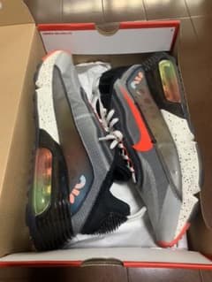 ナイキ　エアマックス2090のサムネイル