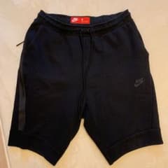 NIKE テックフリースハーフパンツのサムネイル