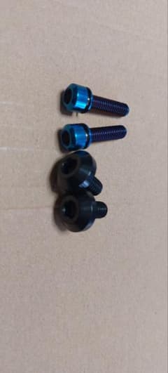 チタンボルトジムニー給油口リッド用のサムネイル