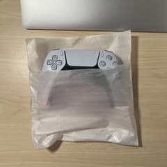 PS5 純正コントローラー(ホワイト)新品のサムネイル