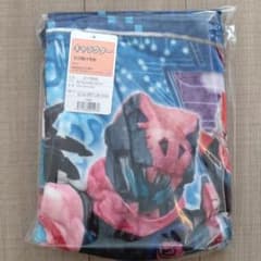 【新品】仮面ライダーリバイス　ひざ掛け毛布のサムネイル