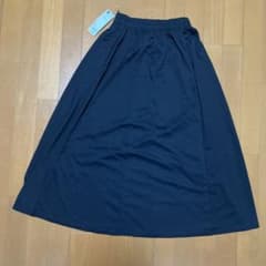 新品未使用タグ付　GU ドライフレアスカート ブラック Sサイズのサムネイル