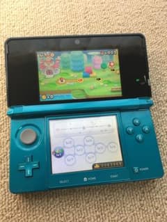 3ds 本体、純正タッチペン、2GBのSDカードのサムネイル