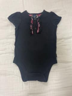 babyGap ロンパース ブラック フリル 70のサムネイル