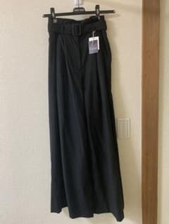 ロイズクレヨン　ベルト付きパンツ　新品タグ付きのサムネイル