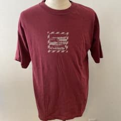 バーガンディ 車 プリント Tシャツのサムネイル