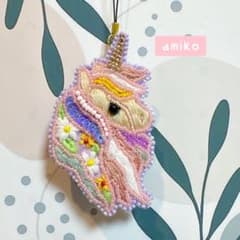 ビーズ刺繍 ユニコーン ブローチ キーホルダーのサムネイル