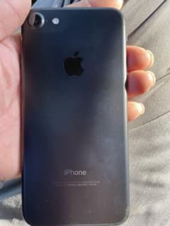 Apple iPhone7 32GB　ブラックのサムネイル