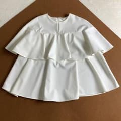 美品✨yori キーネックフリルブラウス ホワイト 白 洗える フレア