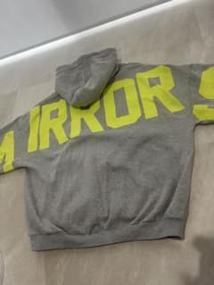 値下げ中‼️MIRROR9 アイコンパーカーのサムネイル