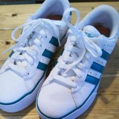 adidas22.5スニーカーのサムネイル