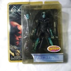 MEZCO ヘルボーイ エイブサピエン 可動フィギュア - メルカリ
