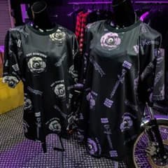 KRY 薔薇柄Tシャツのサムネイル