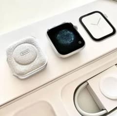 Apple Watch Series 4（GPSモデル）40mmシルバーアルミのサムネイル