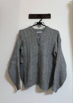 YARRA グレー ケーブルニット カーディガン
