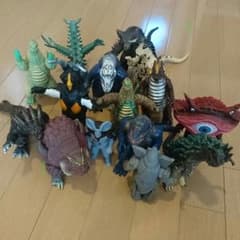 ウルトラマン 怪獣 フィギュア セットのサムネイル
