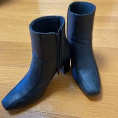ショートブーツのサムネイル
