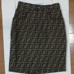FENDIタイトスカートのサムネイル