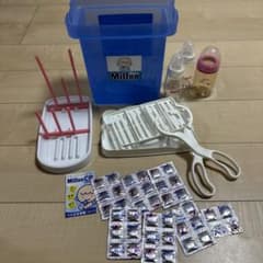 Milton 消毒ケースとPigeon 哺乳瓶セットのサムネイル