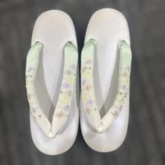 レディース　刺繍入り草履 ホワイト・ミント
